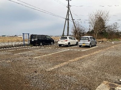 クレストJ&L 駐車場