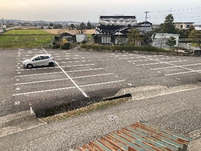 グリーンハイツ古沢 駐車場